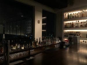 メイン・バー川面