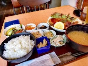 隠れ家食堂 一歩