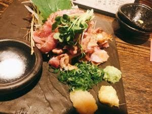 咲鶏や