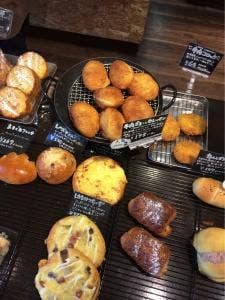 焼きたてパン屋 磯子物語