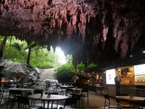 ガンガラーの谷 ケイブカフェ