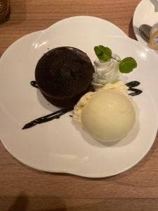 ビストロ＆Cafe 六朝館