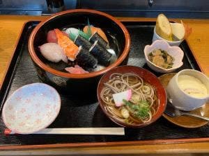 ぎふ初寿司 芥見分店