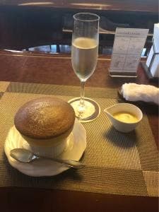 六盛 スフレ・カフェコーナー 茶庭