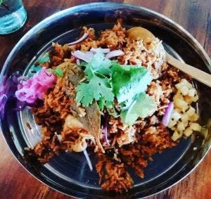 異国カレーと赤ワイン煮の店 hirune