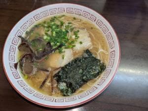博多ラーメン八千亭