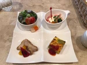 アール・スタイル・ダイニング