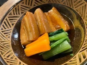 しむ