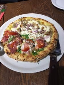 Motive Pizzeria E Caseificio