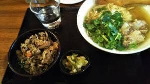 沖縄料理とそば かんから食堂