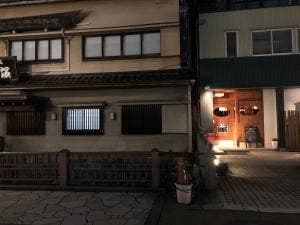 バー カプリス