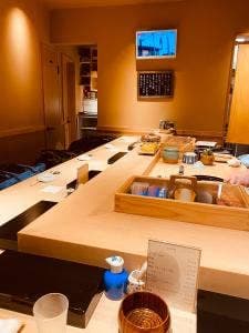 鮨 八角