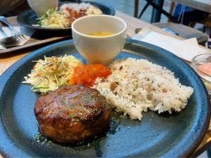 LOCAL KITCHEN_RAILS AKITA