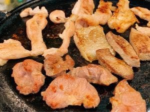よってけや