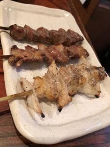 焼鳥・牛もつ ともず