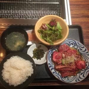 焼肉やまや 梅田店
