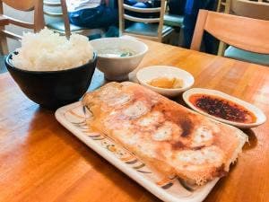 餃子酒場 小木屋
