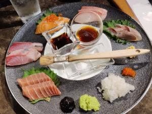 新鮮魚と全国の旨い酒が楽しめるモダン酒場 KANPAI