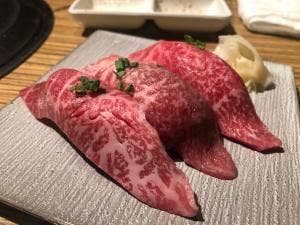 焼肉 ドラゴン