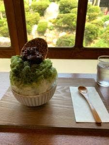 Cafe Country Road