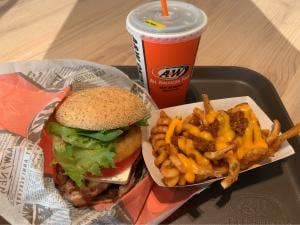 A&W 浦添パルコシティ店