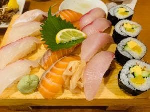 や台ずし 久居駅前町