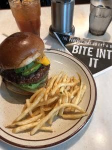 J.S. BURGERS CAFE 大同生命札幌ビル店
