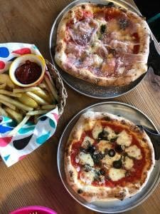 pierside pizzeria COUME