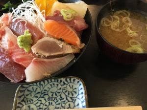 すし信