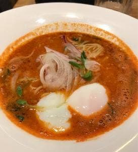 真っ赤ならーめん とまこ 三宮センタープラザ店