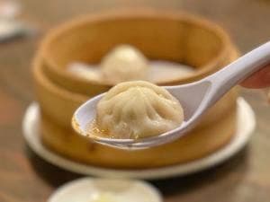 羽根つき焼小籠包 鼎’s堺筋本町店