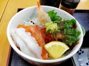 海鮮専門店 海の幸 佐波川SA上り