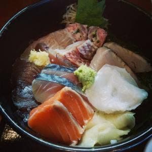 刺身と丼ぶり かみやかた