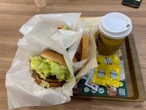 フレッシュネスバーガー イオンモール高岡店