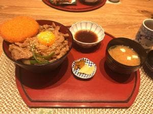松臣