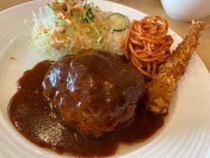 ダイニングバル オンズ。