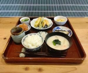 ごはんや ももんち