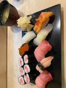 すし屋の弥助