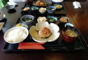 おばんざいカフェ花唄