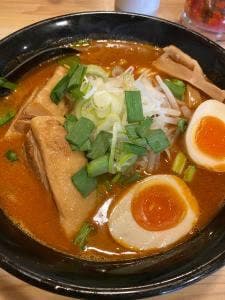 背油とんこつらーめん 雷門