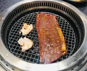 焼き肉 八