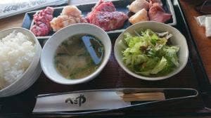 炭火ホルモン べこや