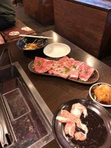 豚焼肉 まがり屋