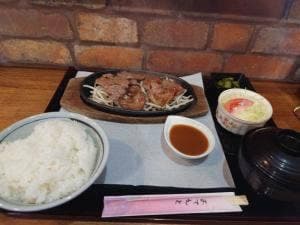 亀屋食堂