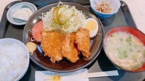 定食の店 沢庵