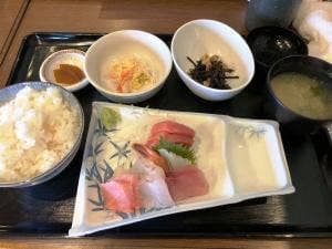 うな健