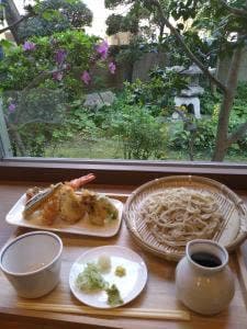 蕎麦屋朱雀