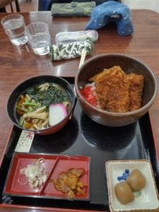 食事処 ふきわれ亭 吹割の滝 伽羅苑