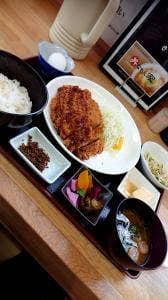 丼なもんや