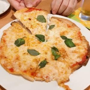 食堂 ロカーレ